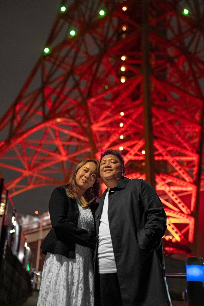 Rey and Kim in front of Tokyo Tower